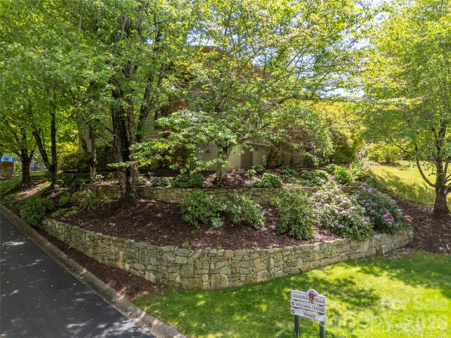 4 Lacoste Drive, Hendersonville, NC 28739