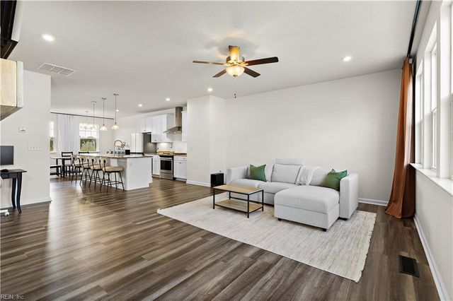 451 Asuza Street, Chesapeake, VA 23323