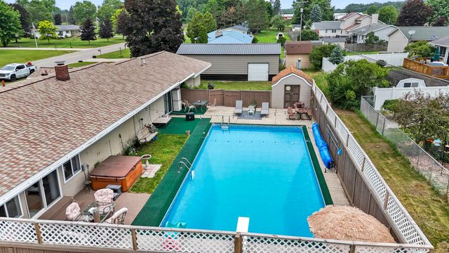 18116 205th Avenue, Big Rapids, MI 49307