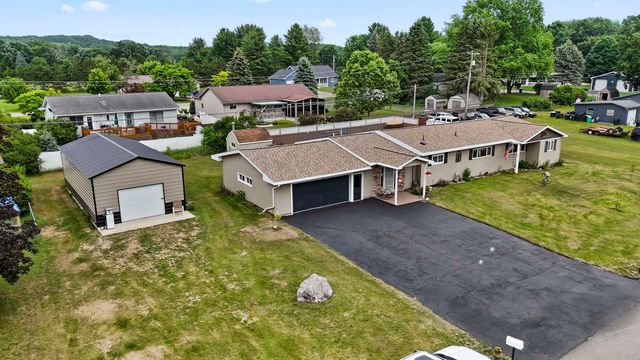 18116 205th Avenue, Big Rapids, MI 49307