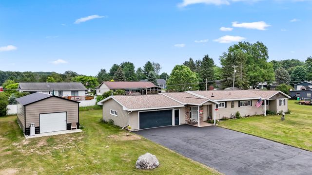 18116 205th Avenue, Big Rapids, MI 49307