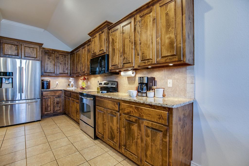 Image 11 of property listing at 6006 San Saba Street, San Angelo, TX 76904