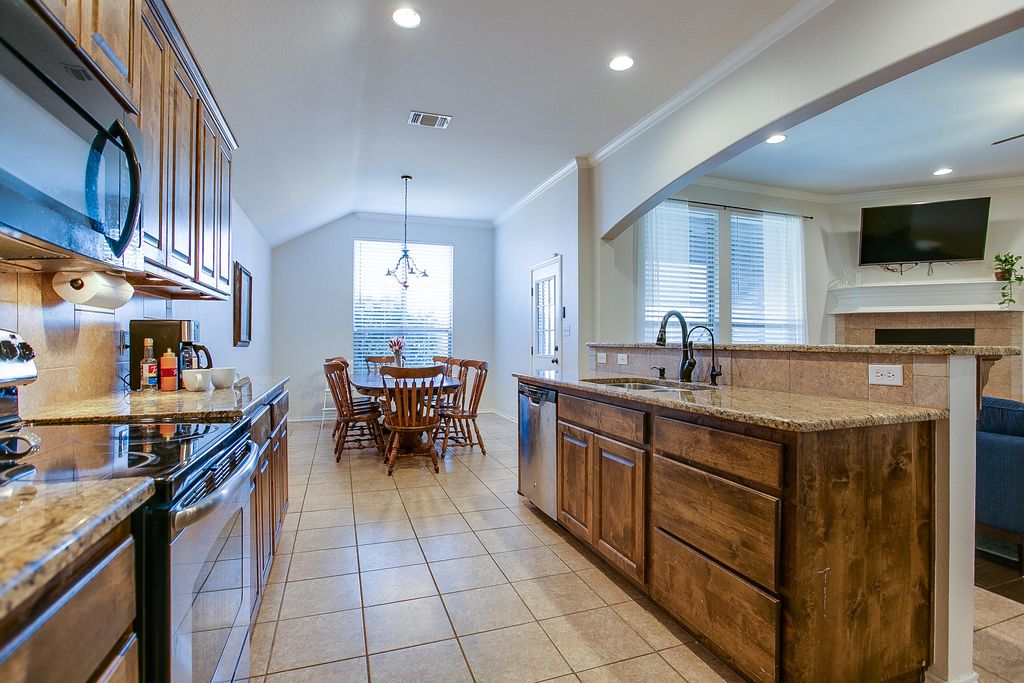 Image 13 of property listing at 6006 San Saba Street, San Angelo, TX 76904