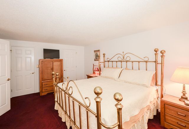 82 Winterwood Drive, Londonderry, NH 03053