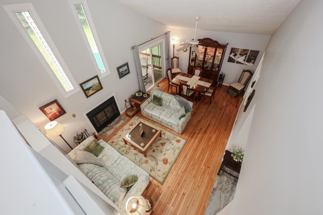82 Winterwood Drive, Londonderry, NH 03053