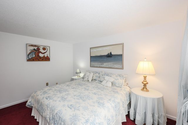 82 Winterwood Drive, Londonderry, NH 03053