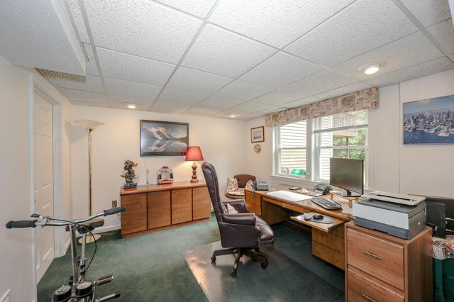 82 Winterwood Drive, Londonderry, NH 03053