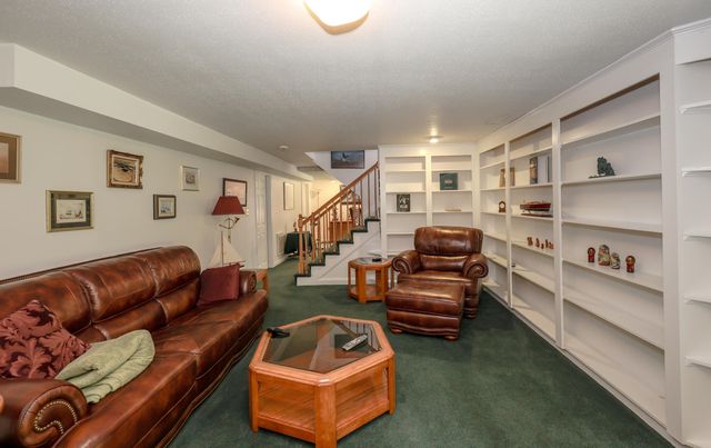 82 Winterwood Drive, Londonderry, NH 03053