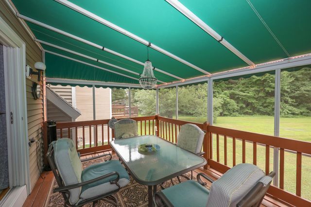 82 Winterwood Drive, Londonderry, NH 03053