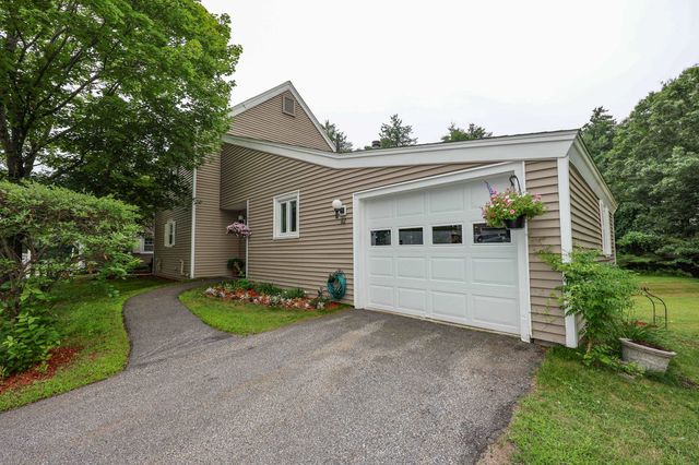 82 Winterwood Drive, Londonderry, NH 03053