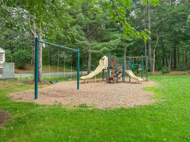 82 Winterwood Drive, Londonderry, NH 03053