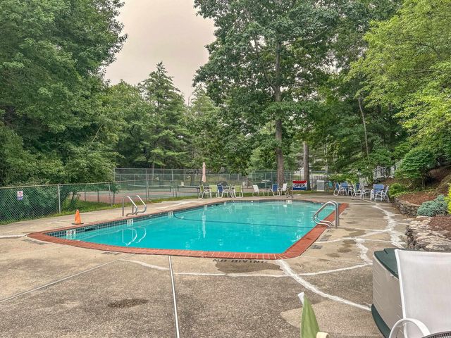 82 Winterwood Drive, Londonderry, NH 03053