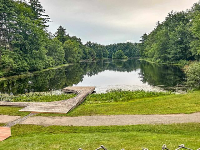 82 Winterwood Drive, Londonderry, NH 03053