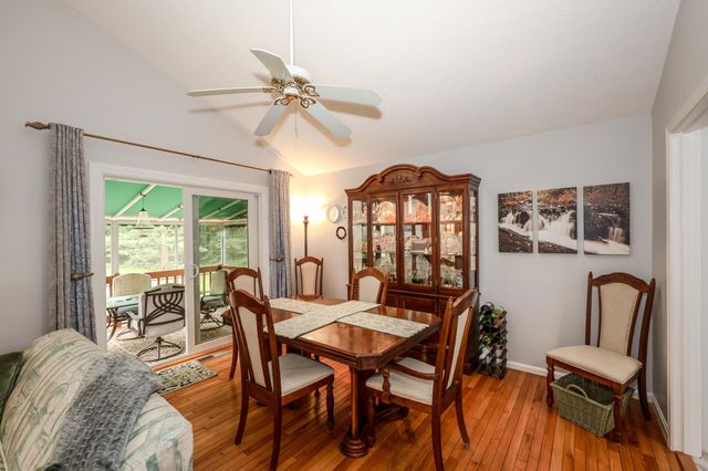 82 Winterwood Drive, Londonderry, NH 03053