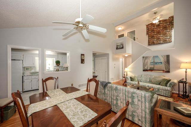 82 Winterwood Drive, Londonderry, NH 03053