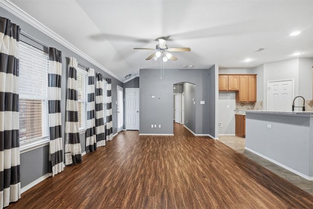 1425 Ravenwood Drive, Mansfield, TX 76063