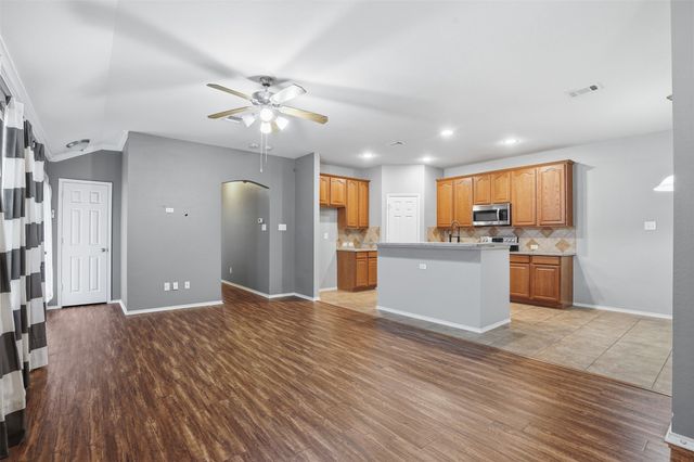 1425 Ravenwood Drive, Mansfield, TX 76063