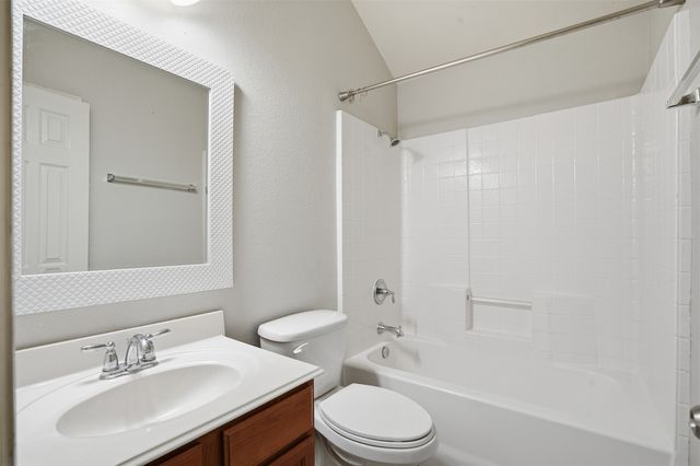 1425 Ravenwood Drive, Mansfield, TX 76063