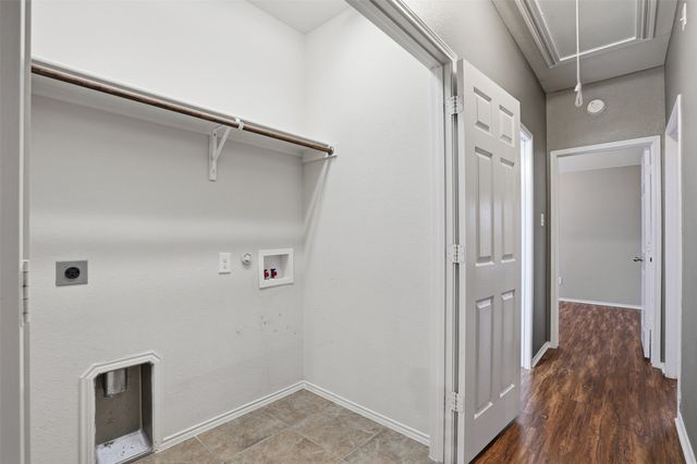 1425 Ravenwood Drive, Mansfield, TX 76063