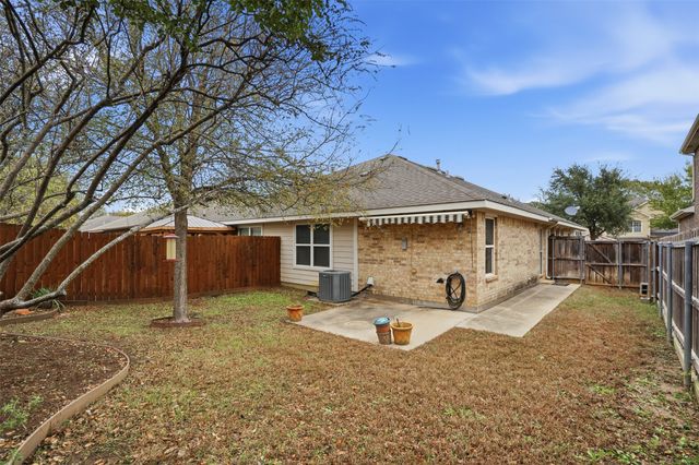 1425 Ravenwood Drive, Mansfield, TX 76063