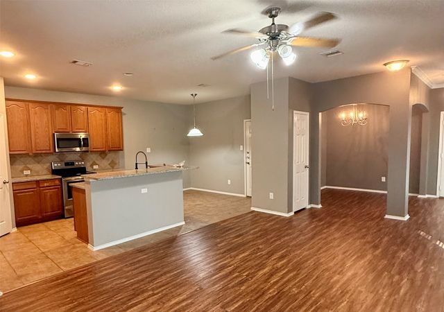 1425 Ravenwood Drive, Mansfield, TX 76063