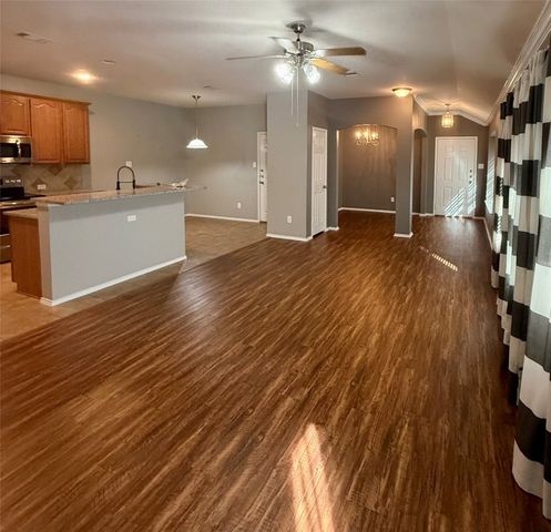 1425 Ravenwood Drive, Mansfield, TX 76063