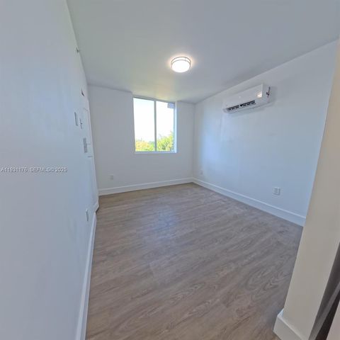 1620 NW 18th St 206, Miami, FL 33125