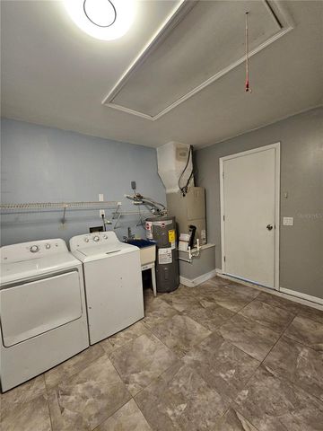 1213 ROMA COURT, Orlando, FL 32825