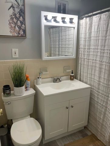 10 Linda Lane 48, Boston, MA 02125