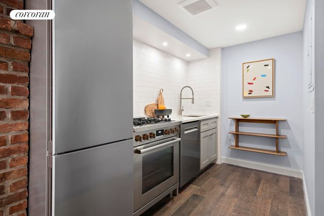 237 W 19th St Apt B, New York City, NY 10011