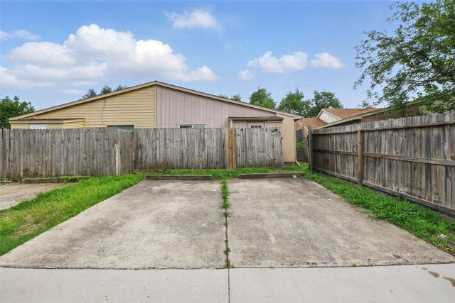 4620 Carr Street, The Colony, TX 75056