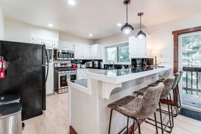 11495 Saint Bernard Drive, Truckee, CA 96161