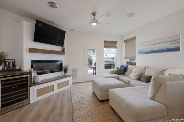 215 W Granite Shores, Boerne, TX 78006