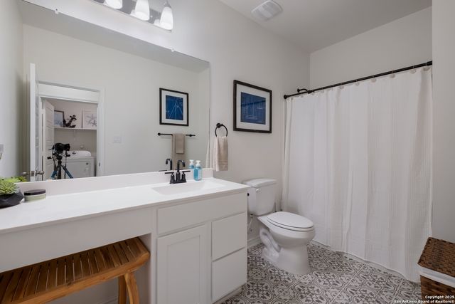 215 W Granite Shores, Boerne, TX 78006