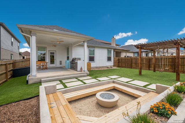 215 W Granite Shores, Boerne, TX 78006