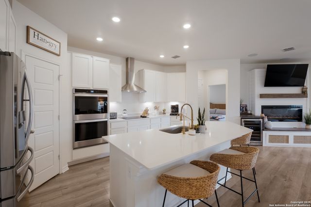 215 W Granite Shores, Boerne, TX 78006