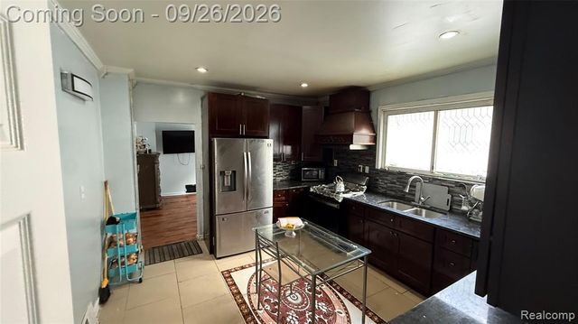 12117 Lumpkin Street, Hamtramck, MI 48212