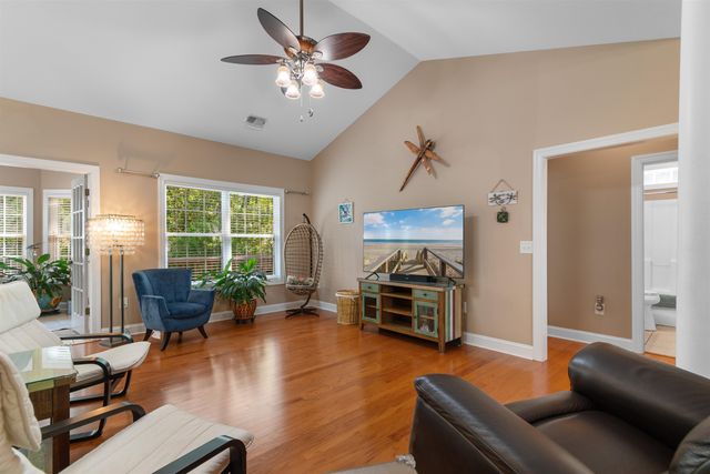 4387 McCorsley Ave., Little River, SC 29566