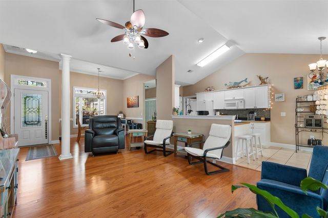 4387 McCorsley Ave., Little River, SC 29566