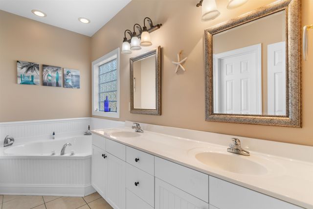 4387 McCorsley Ave., Little River, SC 29566