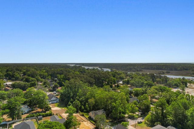 4387 McCorsley Ave., Little River, SC 29566