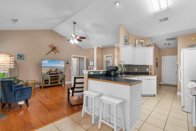 4387 McCorsley Ave., Little River, SC 29566