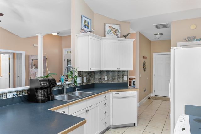 4387 McCorsley Ave., Little River, SC 29566