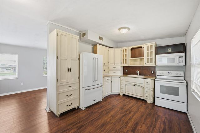 615 DANVERS STREET, Eustis, FL 32726