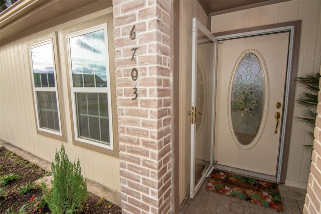 6703 Stonewater, Houston, TX 77084