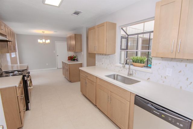 6703 Stonewater, Houston, TX 77084