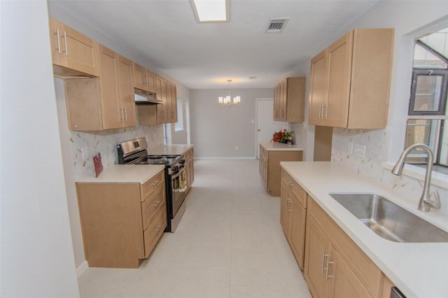 6703 Stonewater, Houston, TX 77084