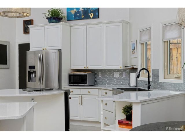 4693 Cheyenne Dr, Larkspur, CO 80118
