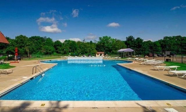 685 Oak Street 13-10, Brockton, MA 02301
