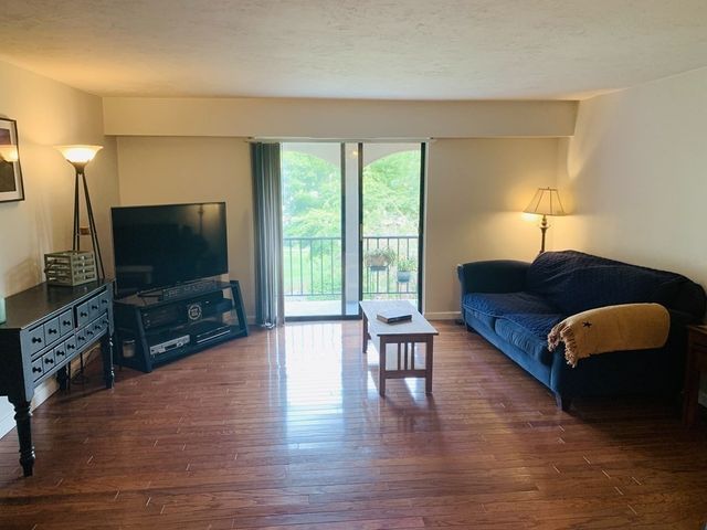 685 Oak Street 13-10, Brockton, MA 02301